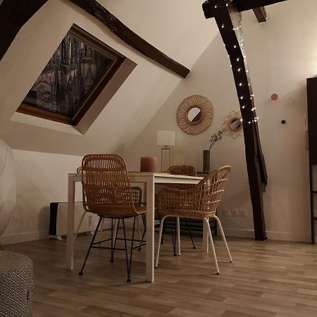 Logement Cosy Renove Au Pied De La Cathedrale Avec Climatisation Ρενς Εξωτερικό φωτογραφία