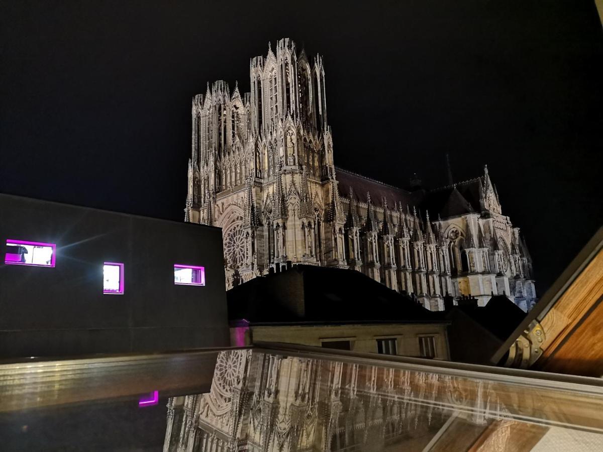 Logement Cosy Renove Au Pied De La Cathedrale Avec Climatisation Ρενς Εξωτερικό φωτογραφία