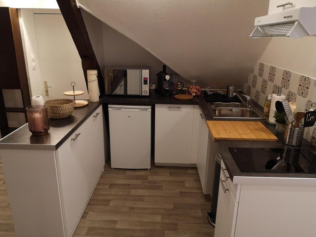 Logement Cosy Renove Au Pied De La Cathedrale Avec Climatisation Ρενς Εξωτερικό φωτογραφία